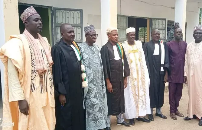 Les chefs des Cantons de l’Arrondissement de Taïbong